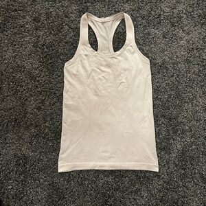 Lululemon swiftly tech